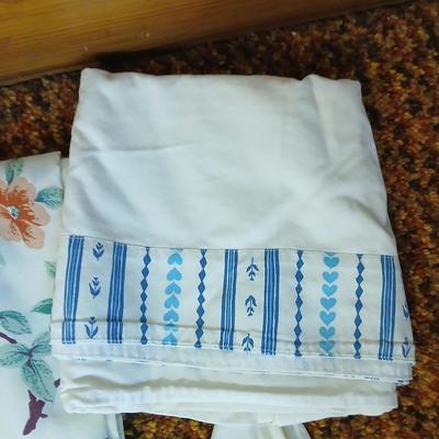 Sheets - Pillowcases Queen and twin long