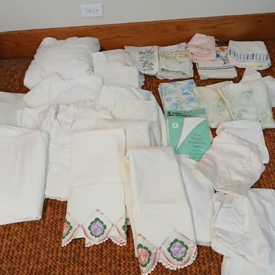 Sheets - Pillowcases Queen and twin long