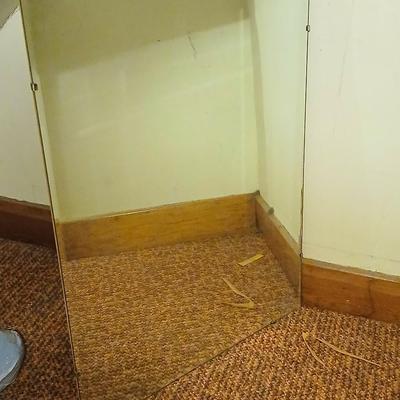 Beveled glass wall mount mirror