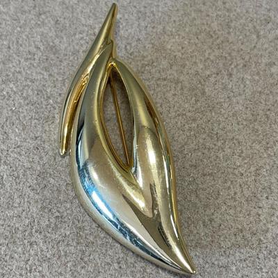 3 gold tone brooches