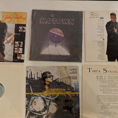 Sale Photo Thumbnail #182: A mixed lot of collectible late-80s and ’90s R&B / New Jack Swing / Hip-Hop 12” singles. Several sleeves show heavy wear, but vinyl appears generally presentable. Includes one highly desirable Aaliyah single and a classic Timex Social Club cut.

Inclu