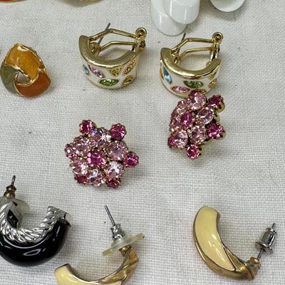 Sale Photo Thumbnail #280: Fashion jewelry, 87 pairs , stones, enamel, crystal huge variety, most with backs.