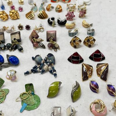 Sale Photo Thumbnail #271: Fashion jewelry, 87 pairs , stones, enamel, crystal huge variety, most with backs.
