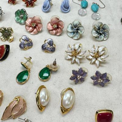Sale Photo Thumbnail #278: Fashion jewelry, 87 pairs , stones, enamel, crystal huge variety, most with backs.