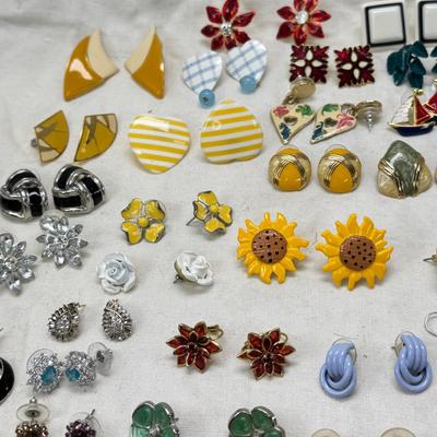 Sale Photo Thumbnail #267: Fashion jewelry, 87 pairs , stones, enamel, crystal huge variety, most with backs.
