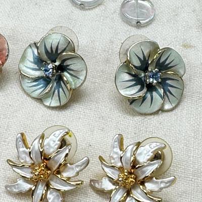 Sale Photo Thumbnail #274: Fashion jewelry, 87 pairs , stones, enamel, crystal huge variety, most with backs.