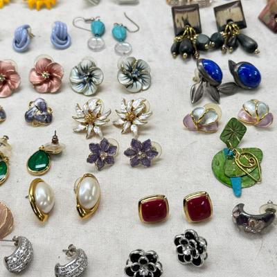Sale Photo Thumbnail #270: Fashion jewelry, 87 pairs , stones, enamel, crystal huge variety, most with backs.