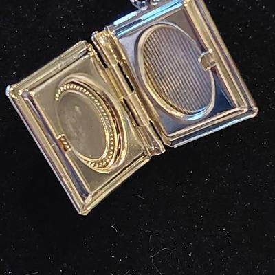 Fashion Locket Necklace