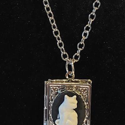 Fashion Locket Necklace