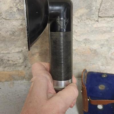 Sale Photo Thumbnail #34: Argus Argoflex seventy five with flas attachment and leather case. Fit a medium one rate box