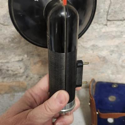 Sale Photo Thumbnail #33: Argus Argoflex seventy five with flas attachment and leather case. Fit a medium one rate box