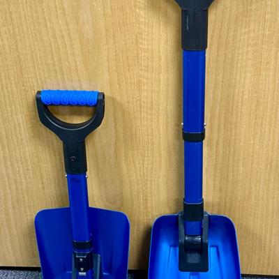 Sale Photo Thumbnail #376: Aluminum handle and shovel.  Like new condition. Measure approx. 35" long when fully extended.