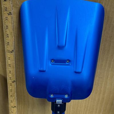 Sale Photo Thumbnail #378: Aluminum handle and shovel.  Like new condition. Measure approx. 35" long when fully extended.