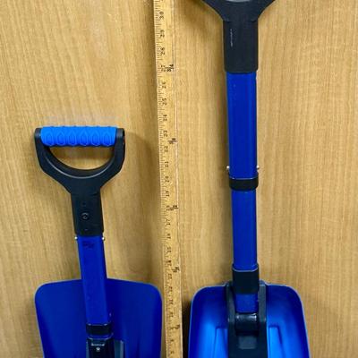 Sale Photo Thumbnail #377: Aluminum handle and shovel.  Like new condition. Measure approx. 35" long when fully extended.