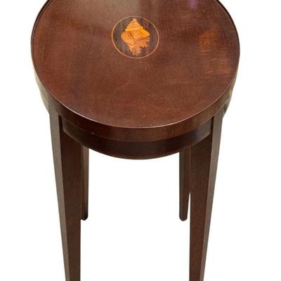 Sale Photo Thumbnail #132: Vintage Baker Furniture Mahogany Wood Federal Style Shell Inlay Side, Occasional or Drink Table
Approximate Size: 18" x 12"x 20"
“In great condition with some marks on the top consistent with age/use.”