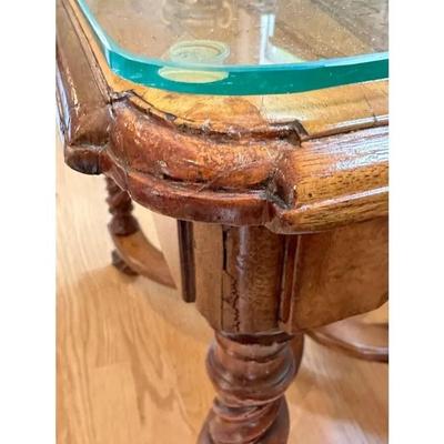 Sale Photo Thumbnail #153: Antique Renaissance Revival Venice Marquetry Walnut Side Table w/ Glass Top 23.5" x 18" x 23"

“Some marks and scuffs in the wood and glass consistent with age. Corner looks repaired. Please see all photos