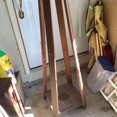 Sale Photo Thumbnail #135: This is a great wood coat rack.