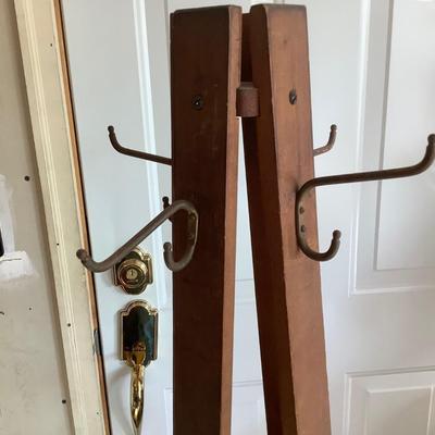 Sale Photo Thumbnail #136: This is a great wood coat rack.