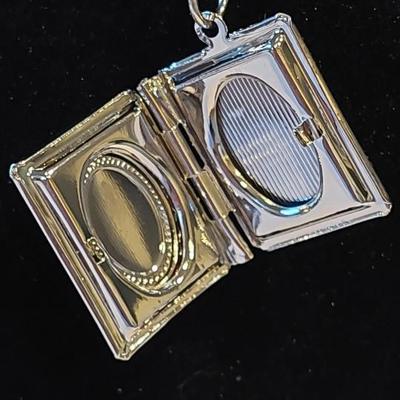 Fashion Locket Necklace