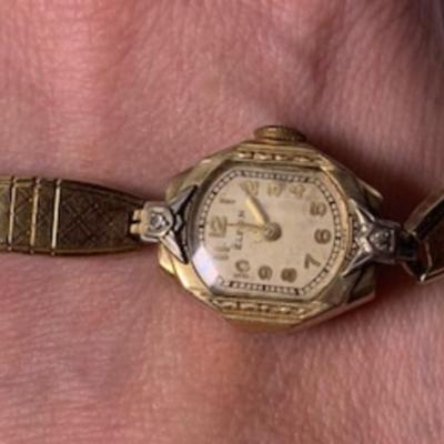 Woman's Elgin 2 Dimond Watch