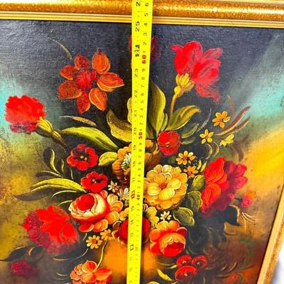 Sale Photo Thumbnail #295: Artist Signed Moody Floral Flower Bouquet Still Life Oil Painting.  Color of the first photo is the truest depiction.

22" x 26"