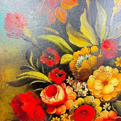 Sale Photo Thumbnail #304: Artist Signed Moody Floral Flower Bouquet Still Life Oil Painting.  Color of the first photo is the truest depiction.

22" x 26"