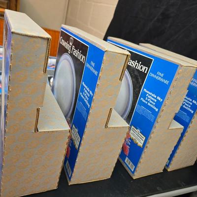 Johann Haviland Crowning Fashion Mountain Sky Brand New Dinnerware set for 4 still in original boxes! (2 of 2)