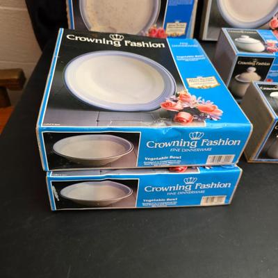 Johann Haviland Crowning Fashion Mountain Sky Brand new serving set - Serving platters, Butter dish - creamer - salt & pepper and more