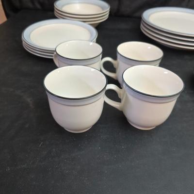 Johann Haviland Crowning Fashion Mountain Sky Brand New Dinnerware set for 4