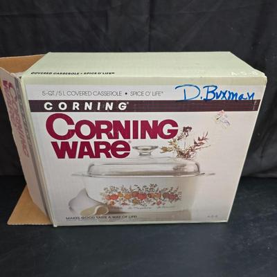 5 QT. Covered casserole Spice O' Life Corning ware dish with original box -