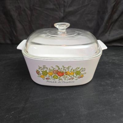 5 QT. Covered casserole Spice O' Life Corning ware dish with original box -