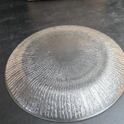 Jeannette Glassware Finlandia dinner plates, which are part of the Churchill Finlandia collection