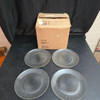 Jeannette Glassware Finlandia dinner plates, which are part of the Churchill Finlandia collection