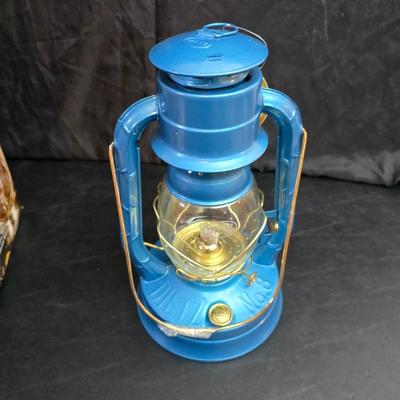 blue Dietz #8 Air Pilot oil burning lantern in original box with new wick