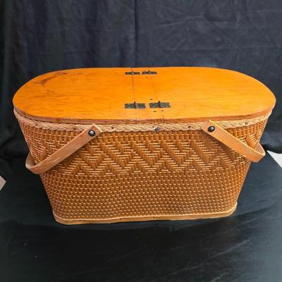Vintage Redmon woven wood picnic basket with accessories