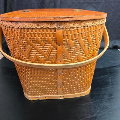Vintage Redmon woven wood picnic basket with accessories