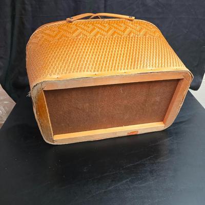 Vintage Redmon woven wood picnic basket with accessories