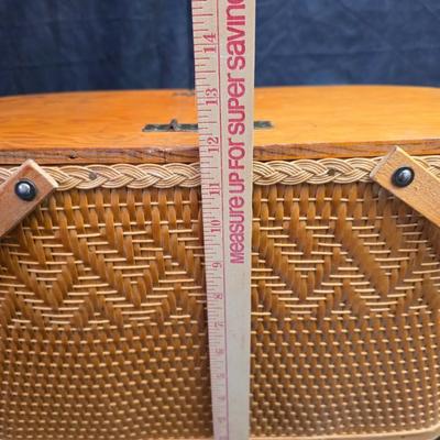 Vintage Redmon woven wood picnic basket with accessories