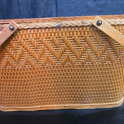 Vintage Redmon woven wood picnic basket with accessories