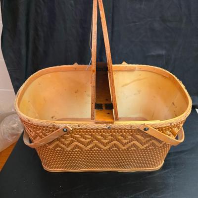 Vintage Redmon woven wood picnic basket with accessories