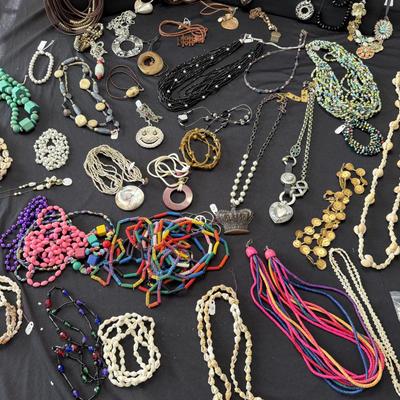 Sale Photo Thumbnail #13: Lot of Necklaces