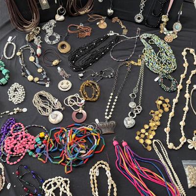 Sale Photo Thumbnail #15: Lot of Necklaces