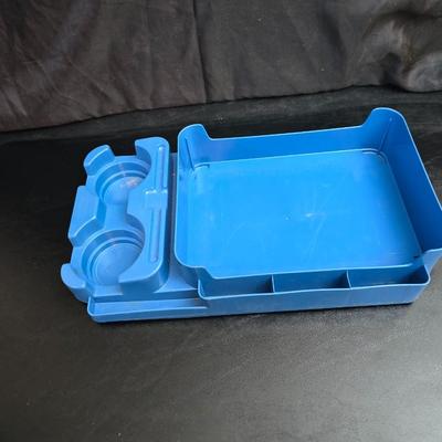 Rubbermaid cooler console ice chest with two thermoses