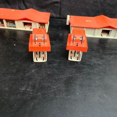 vintage Hot Wheels Super-Charger Race Set with vintage 1968 Mattel Hot Wheels Super-Charger restaurant/garage buildings.