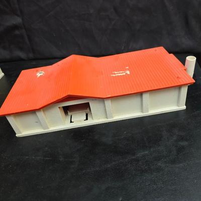vintage Hot Wheels Super-Charger Race Set with vintage 1968 Mattel Hot Wheels Super-Charger restaurant/garage buildings.