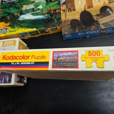 8 vintage puzzles - Encore - Kodak Color - Milton Bradley - York - and others !