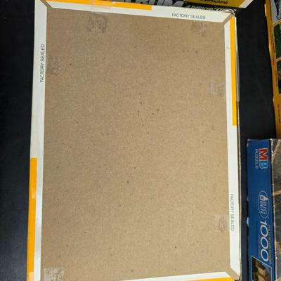 8 vintage puzzles - Encore - Kodak Color - Milton Bradley - York - and others !