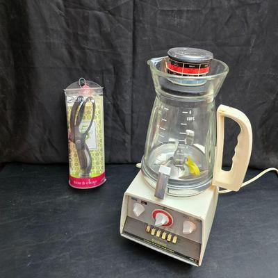 Vintage Ronson Cook 'n' Stir blender Model MK-2 - with an original Silvermark toss & chop salad chopper kitchen utensil....