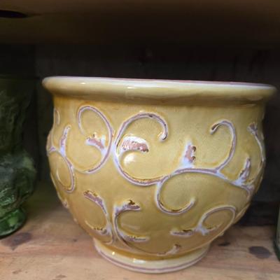 Large assortment of mostly ceramic garden pots, vases, with a new rain gauge and new Russco iii wind chime