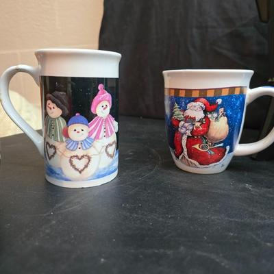 Vintage 30-cup party size Sunbeam coffee percolator, Model AP-Y & a Vtg Classic Carafe Insulated 36 oz with a collection of Christmas...